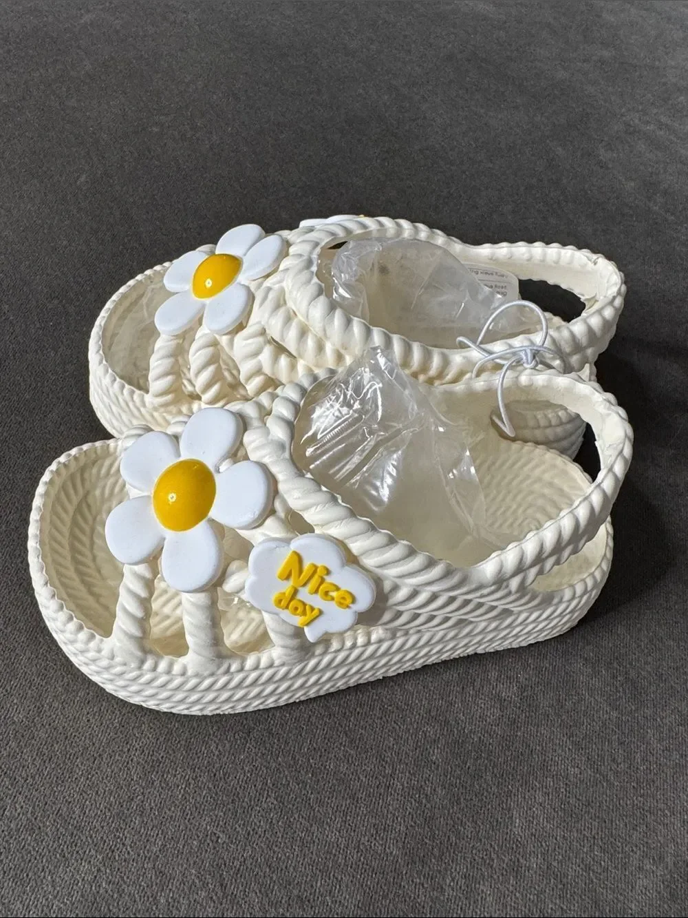 Girls White Nice Day Flower Slip-On Sandals Lightweight EU 24-25 US 3 years NEW